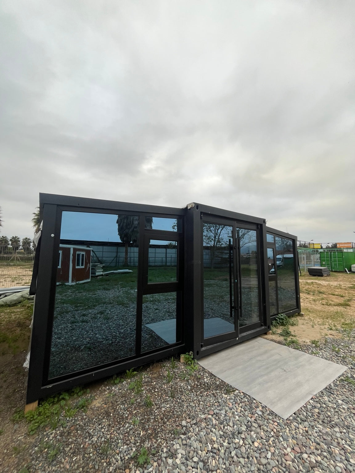 Casa expandible Luxurious de 36 m², vista exterior frontal