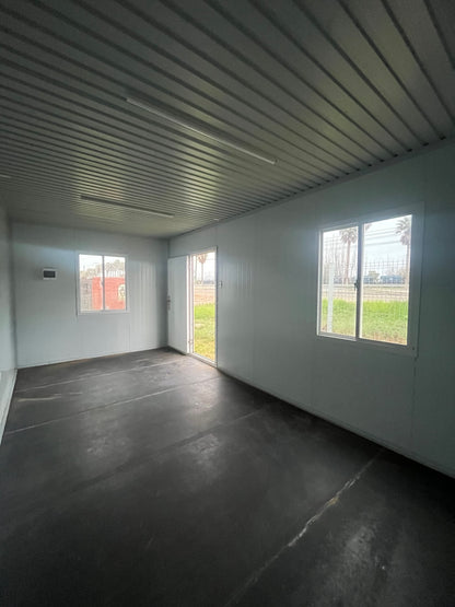 Interior amplio y planta libre del módulo armable Luxurious de 18 m²